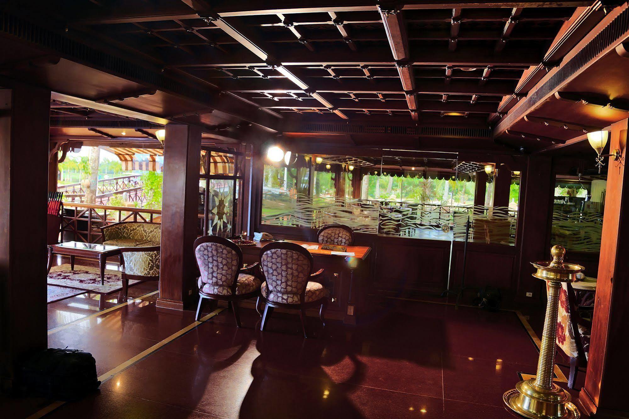 Sterling Lake Palace Alleppey Alappuzha Buitenkant foto